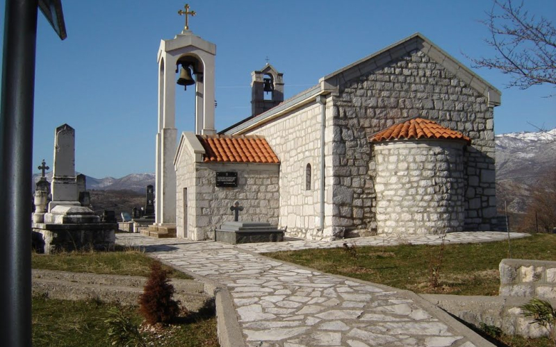 Митрополит Јоаникије 20. маја богослужи у манастиру Светог Николе на Пелевом бријегу