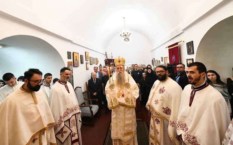 Слава манастира Светог Николе на Пелевом бријегу; богослужио Митрополит Јоаникије (ВИДЕО)